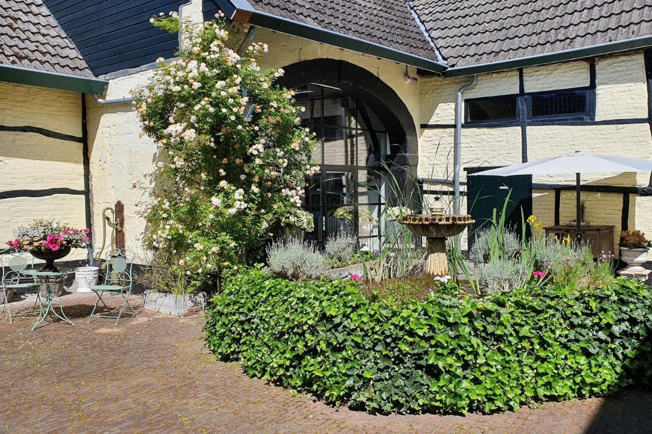 Boutique Hotel Bonjour Gronsveld Exterior foto